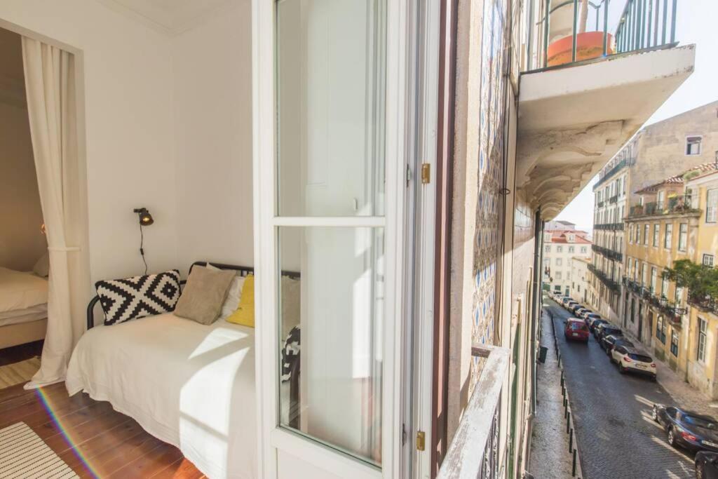 135 A - In Tranquil Flat In Alfama Near Se And Castle *
