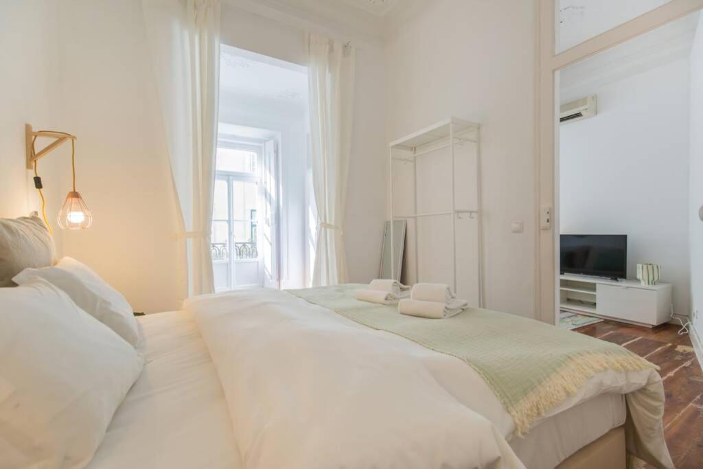 135 A - In Tranquil Flat In Alfama Near Se And Castle Lissabon