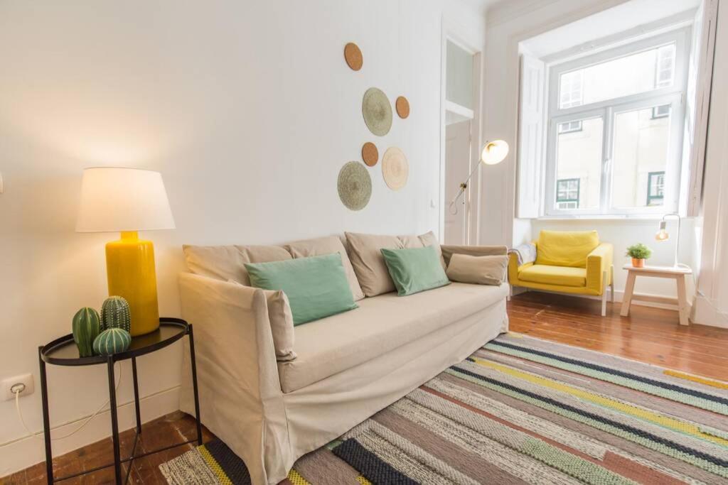 Apartment 135 A - In Tranquil Flat In Alfama Near Se And Castle Lissabon